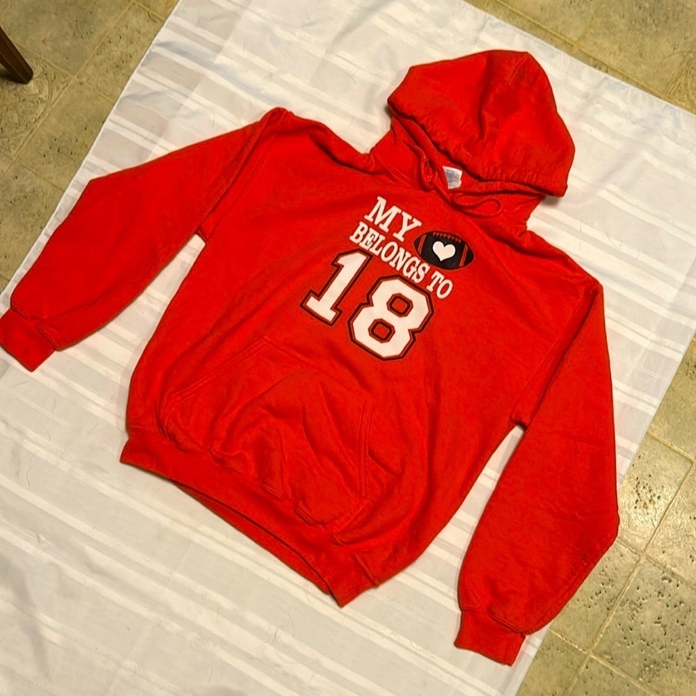 *DONATED*
Denver Broncos Love Peyton #18 ๐ - Picture 1 of 8